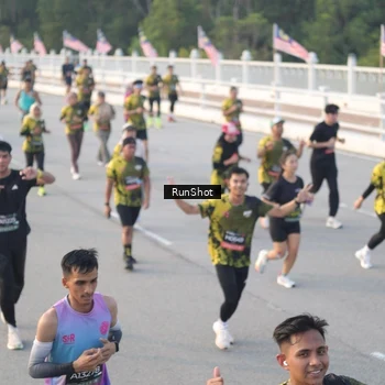 Runner Photo 6829160