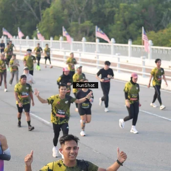 Runner Photo 6829161