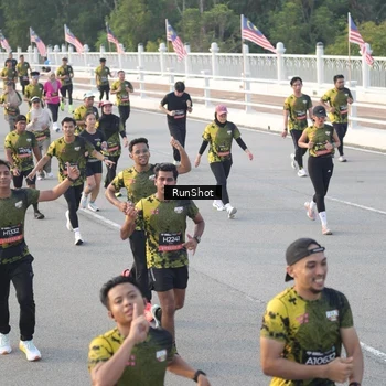 Runner Photo 6829173
