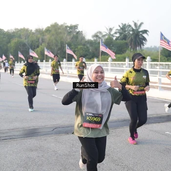 Runner Photo 6829371