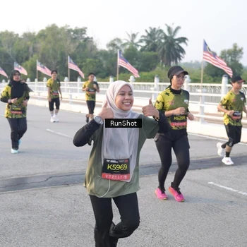 Runner Photo 6829376