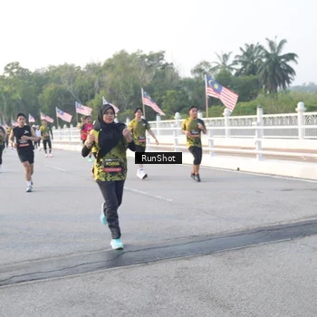 Runner Photo 6829399