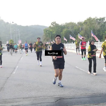 Runner Photo 6829446