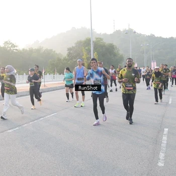 Runner Photo 6829576