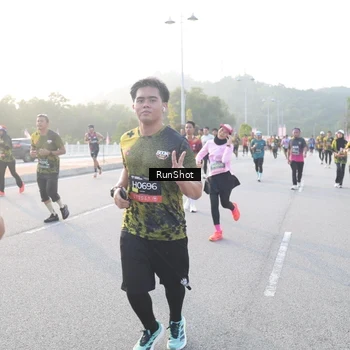 Runner Photo 6829699