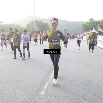 Runner Photo 6830001