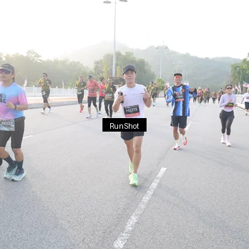 Runner Photo 6830032