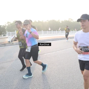 Runner Photo 6830067