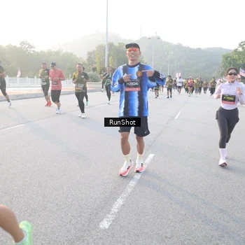 Runner Photo 6830077