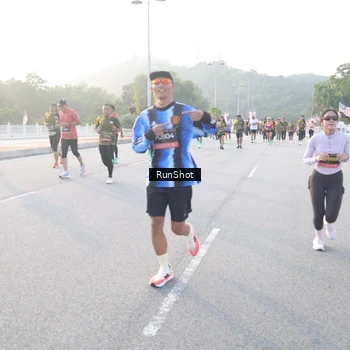Runner Photo 6830079