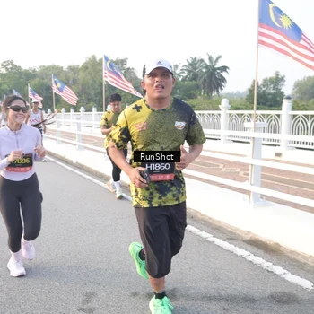Runner Photo 6830092