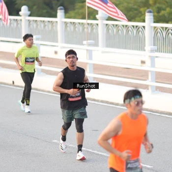 Runner Photo 6830095