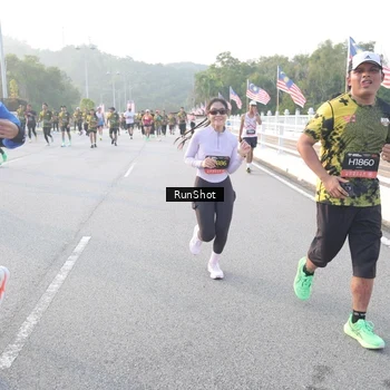 Runner Photo 6830098