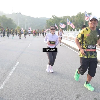 Runner Photo 6830100