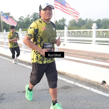 Runner Photo 6830111