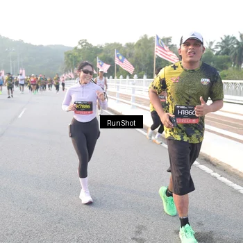 Runner Photo 6830115
