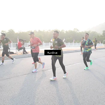 Runner Photo 6830140