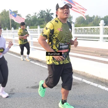 Runner Photo 6830196