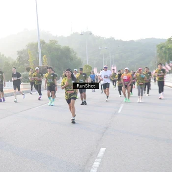 Runner Photo 6830202