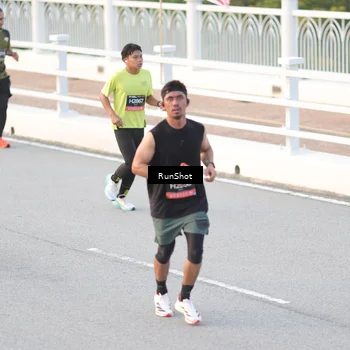 Runner Photo 6830215