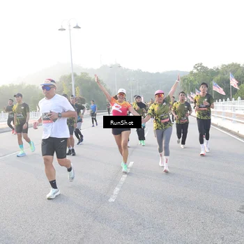 Runner Photo 6830307