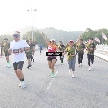 Runner Photo 6830335