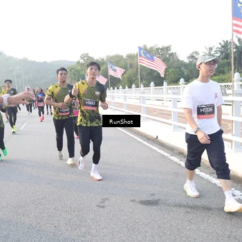 Runner Photo 6830354