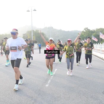 Runner Photo 6830366