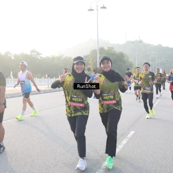 Runner Photo 6830368