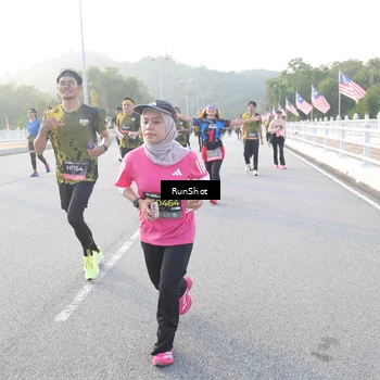 Runner Photo 6830419