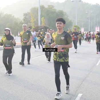 Runner Photo 6830700