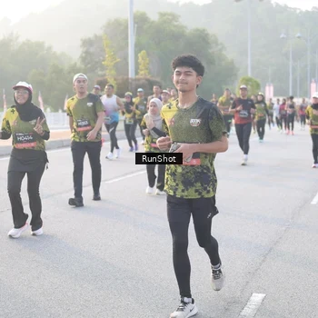 Runner Photo 6830703