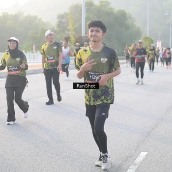 Runner Photo 6830707