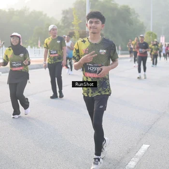 Runner Photo 6830711