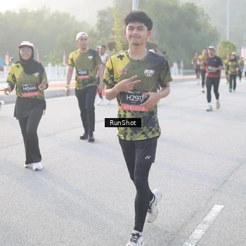 Runner Photo 6830713