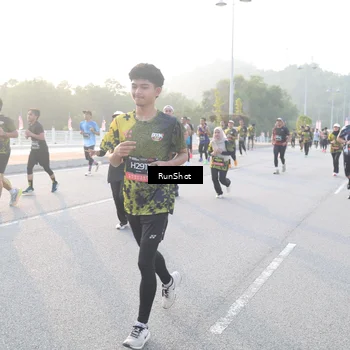 Runner Photo 6830731