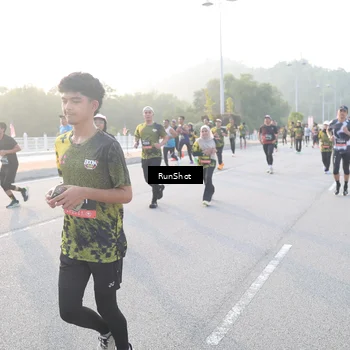 Runner Photo 6830734