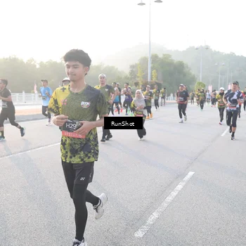 Runner Photo 6830736