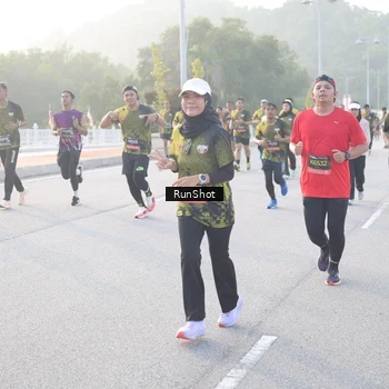 Runner Photo 6830851