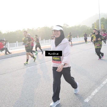 Runner Photo 6831003