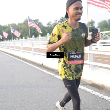 Runner Photo 6831020
