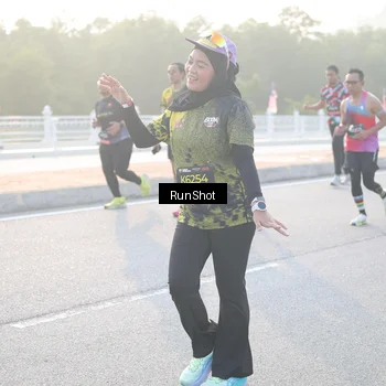 Runner Photo 6831088