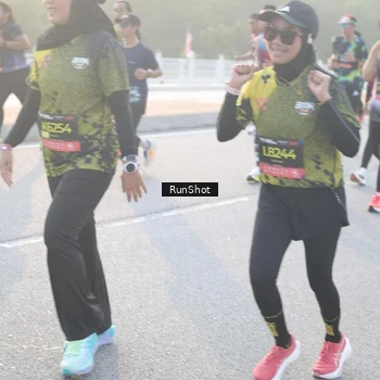 Runner Photo 6831112