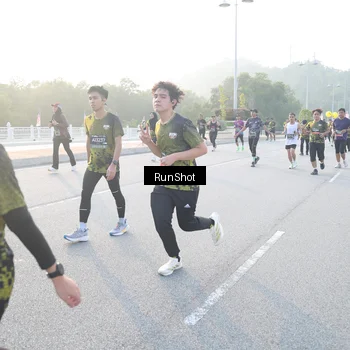 Runner Photo 6831214
