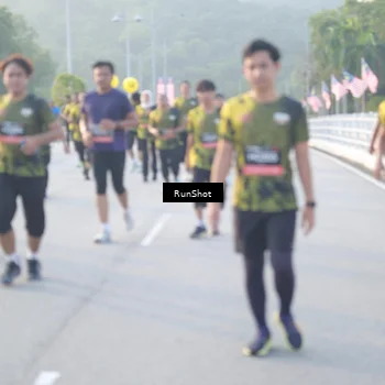 Runner Photo 6831246