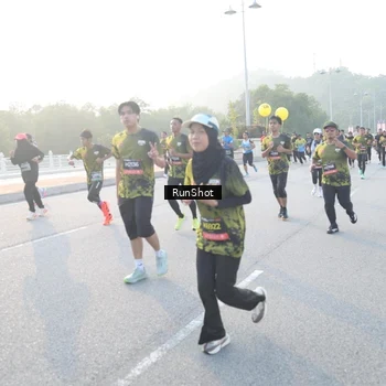 Runner Photo 6831636