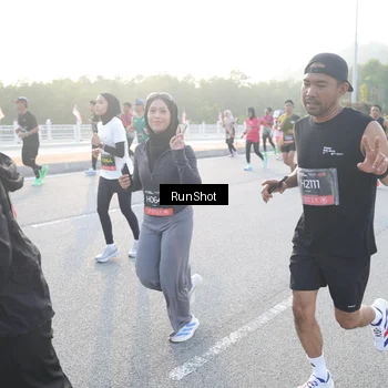 Runner Photo 6832363