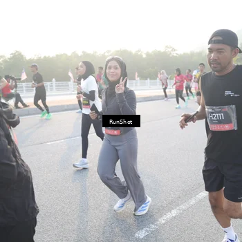 Runner Photo 6832379