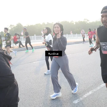 Runner Photo 6832401