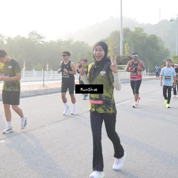 Runner Photo 6832769